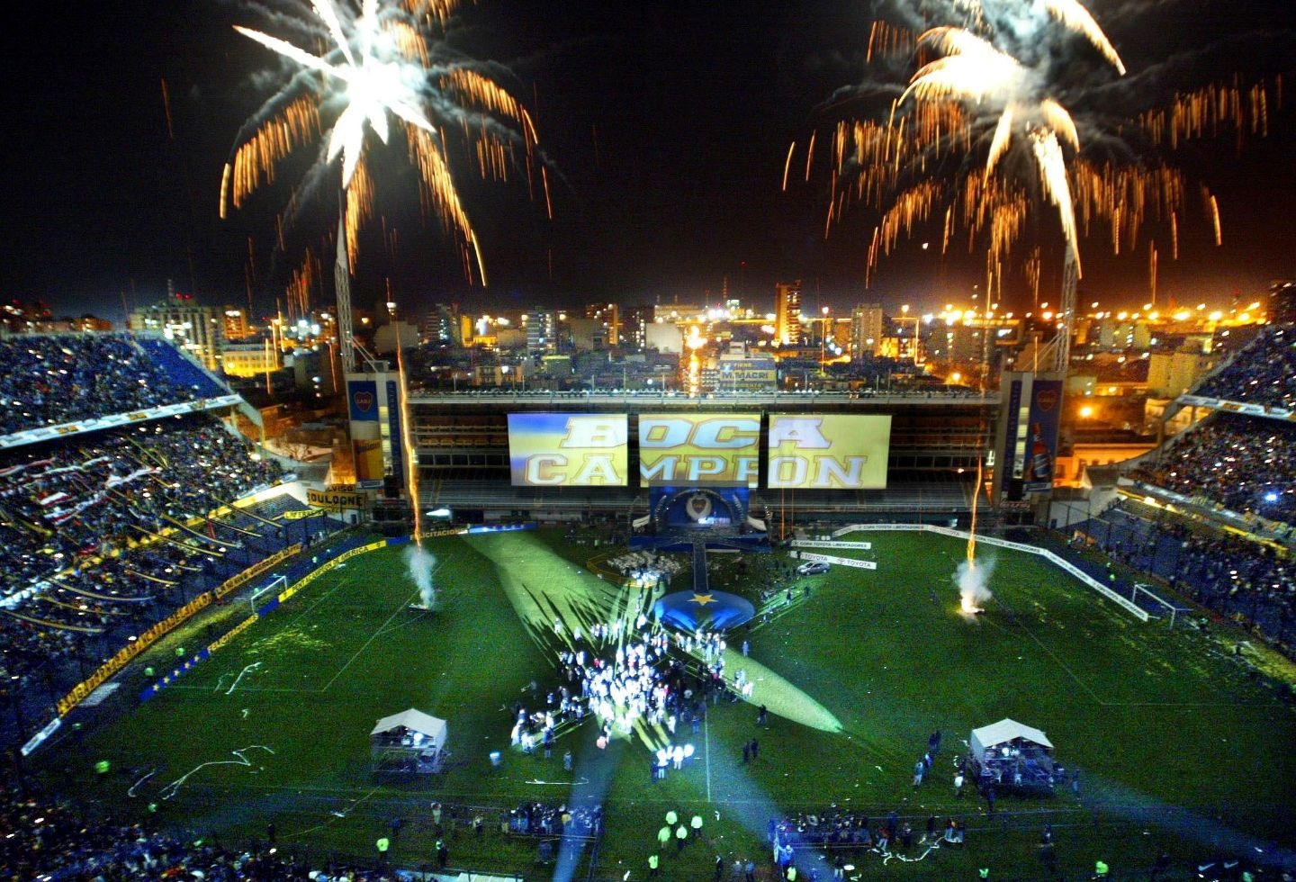 La Bombonera en 2003 con la celebración de Boca Juniors por la Libertadores