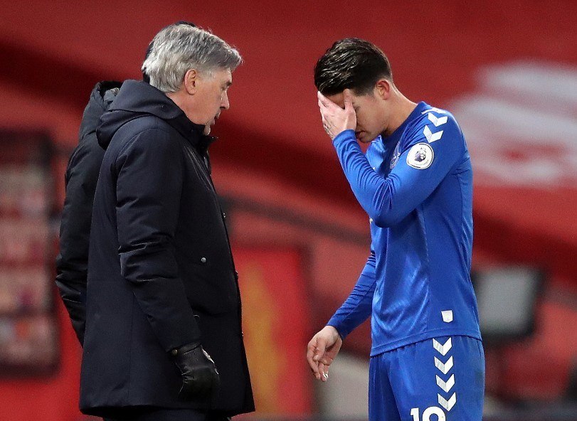 Manchester United v Everton: James Rodriguez substituted with a shot