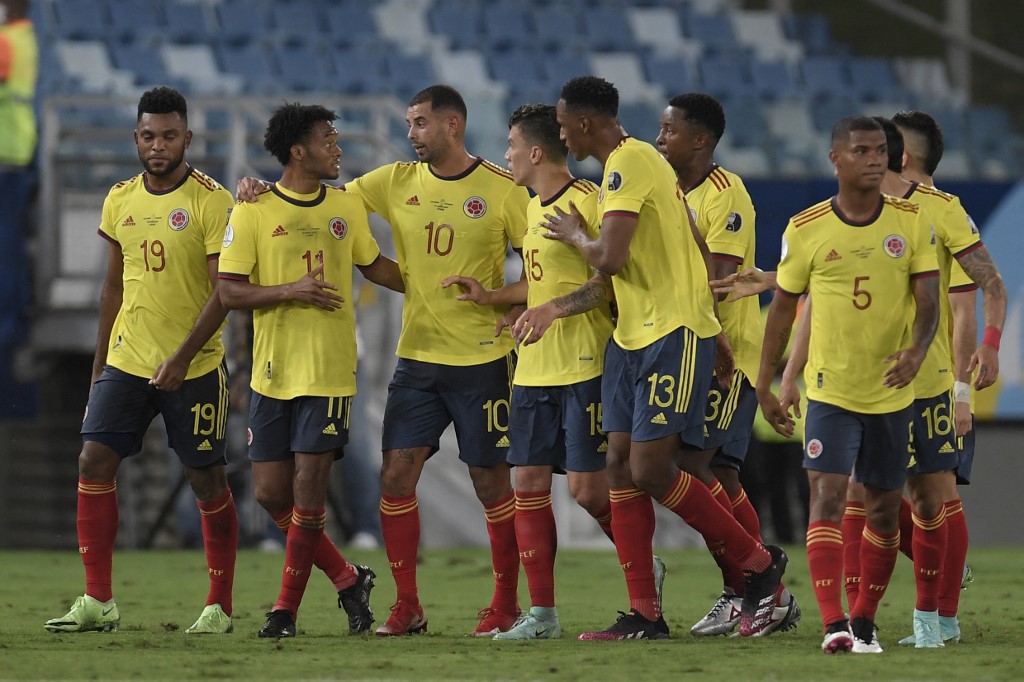 Jueces paraguayos y colombianos para los partidos de Uruguay, que tendrán  VAR