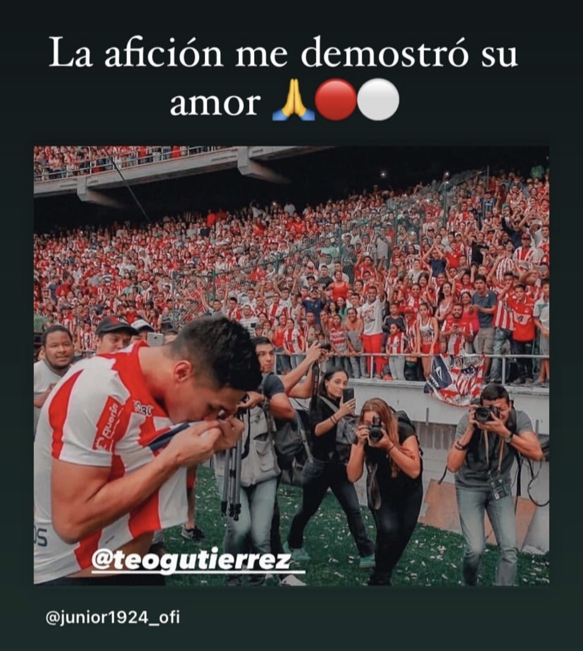 Teófilo Gutiérrez despidiéndose de Junior