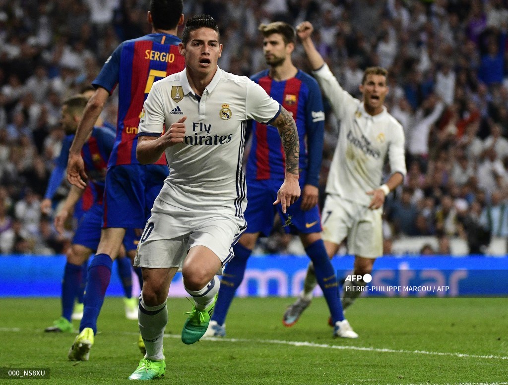 James Rodríguez celebra su gol con Real Madrid ante Barcelona.