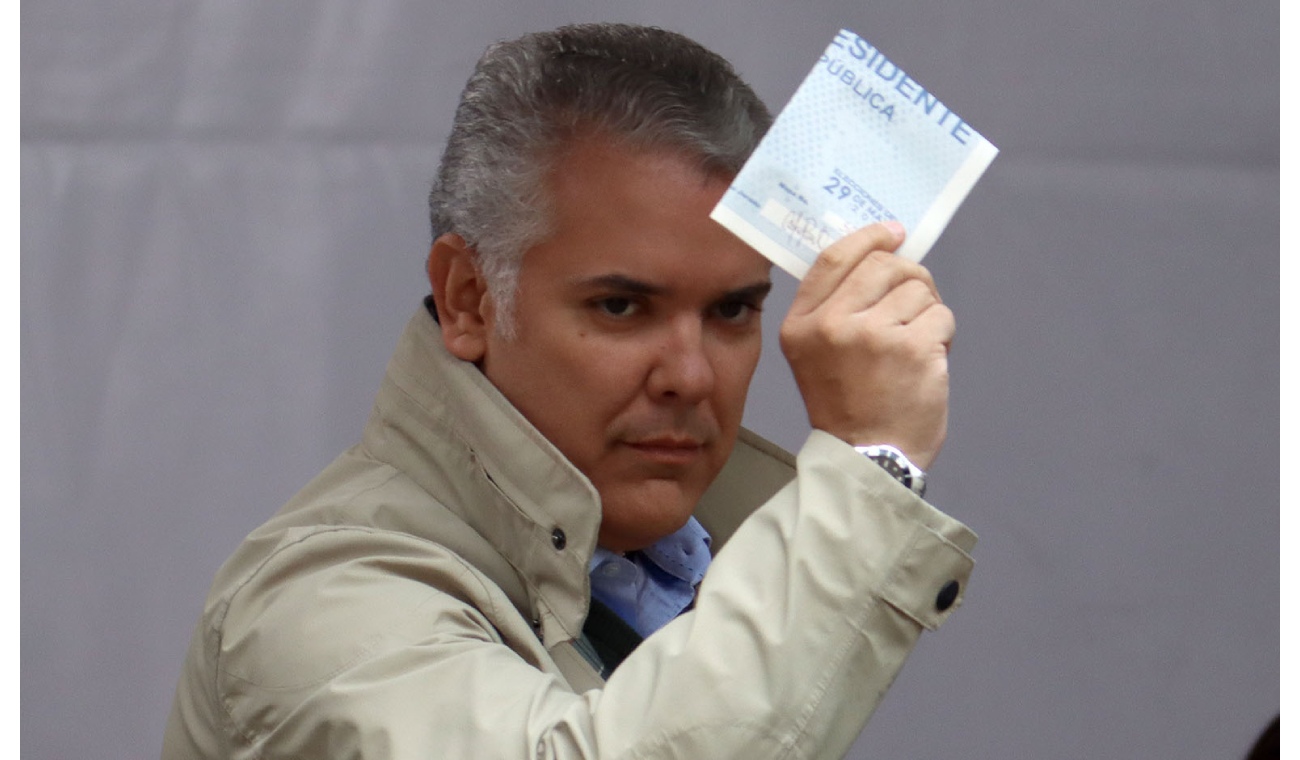 Iván Duque votando en las elecciones presidenciales 2022