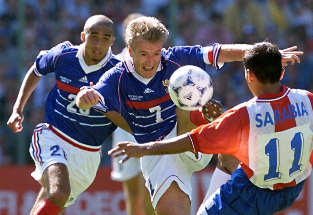 Didier Deschamps y David Trezeguet en un partido del mundial de Francia 98