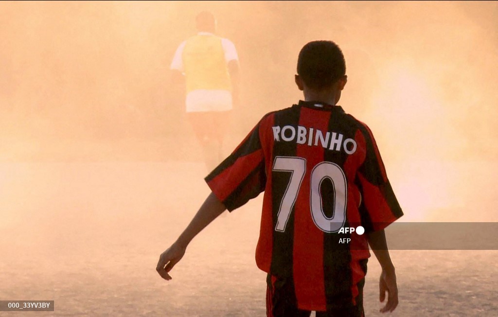 Kylian Mbappé con la camiseta del Milán