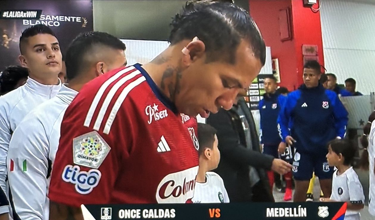 Dayro Moreno con la camiseta del Medellín