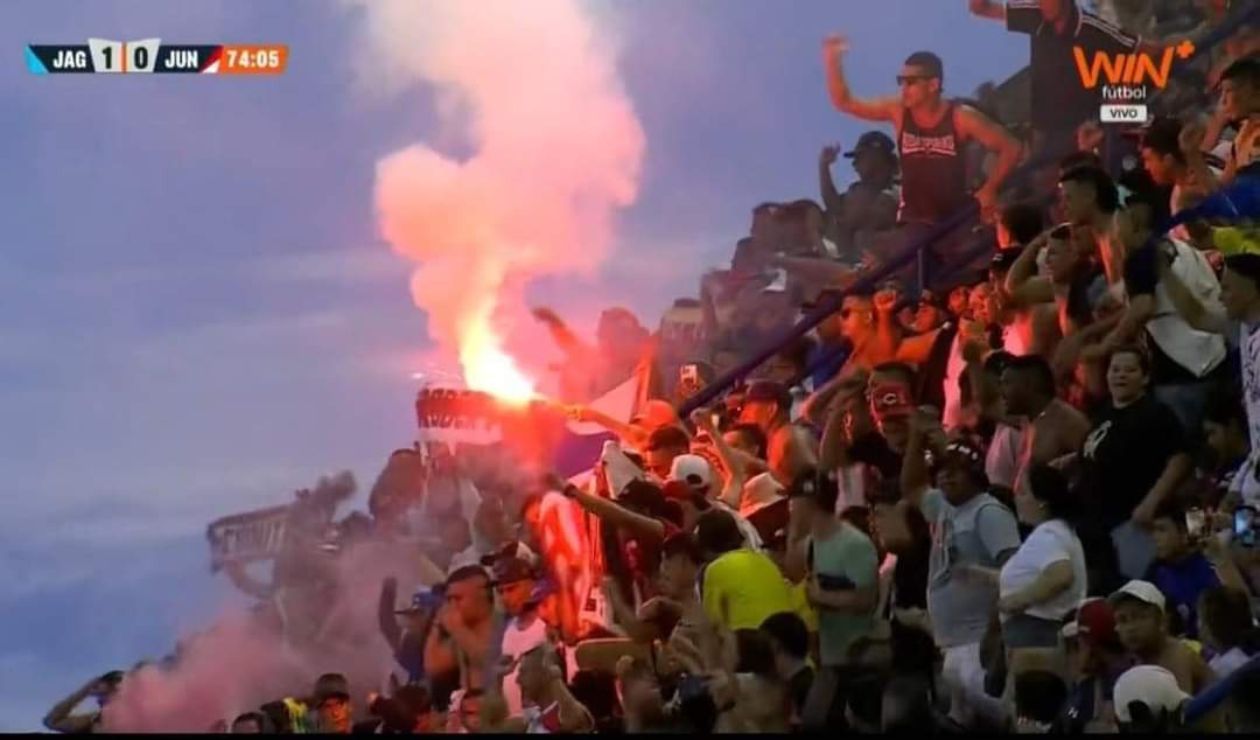 Hinchas de Junior en Montería