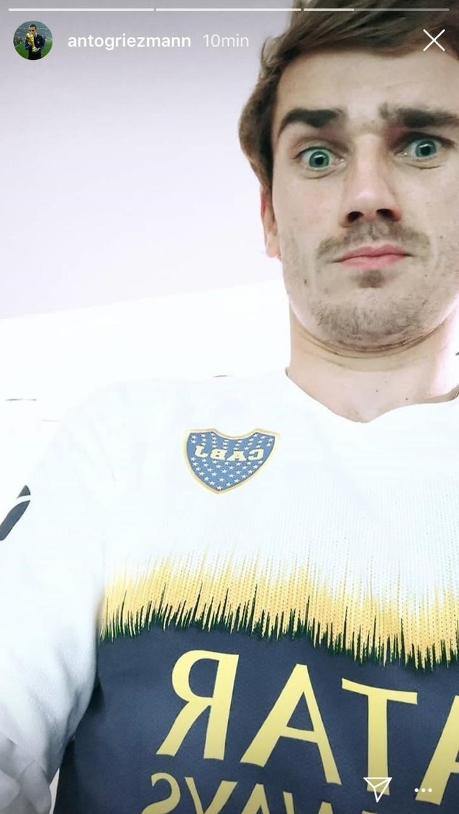 Griezmann con la de Boca en sus redes sociales