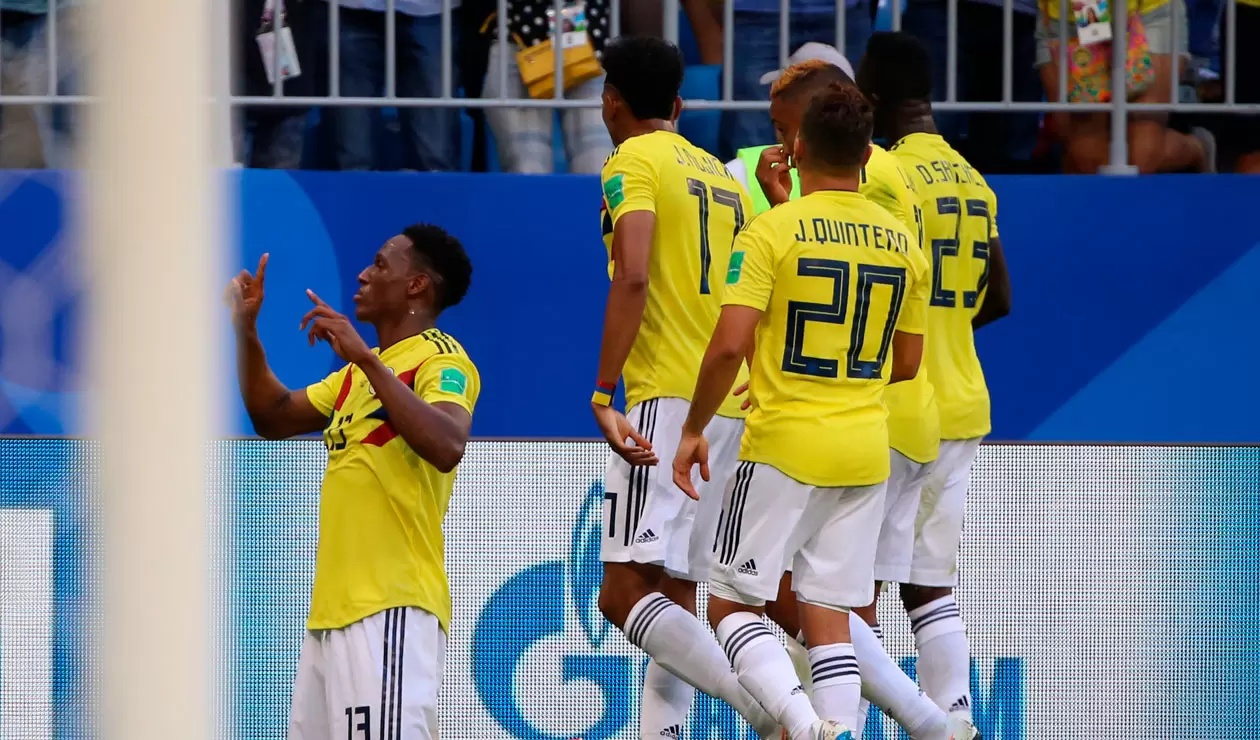 Yerry Mina celebra el gol que marcó con Colombia ante Senegal