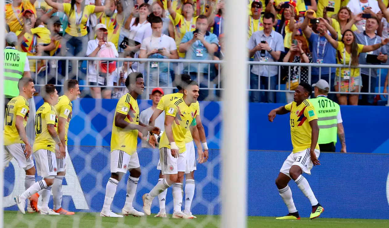 Yerry Miana celebra el gol que marcó con Colombia ante Senegal