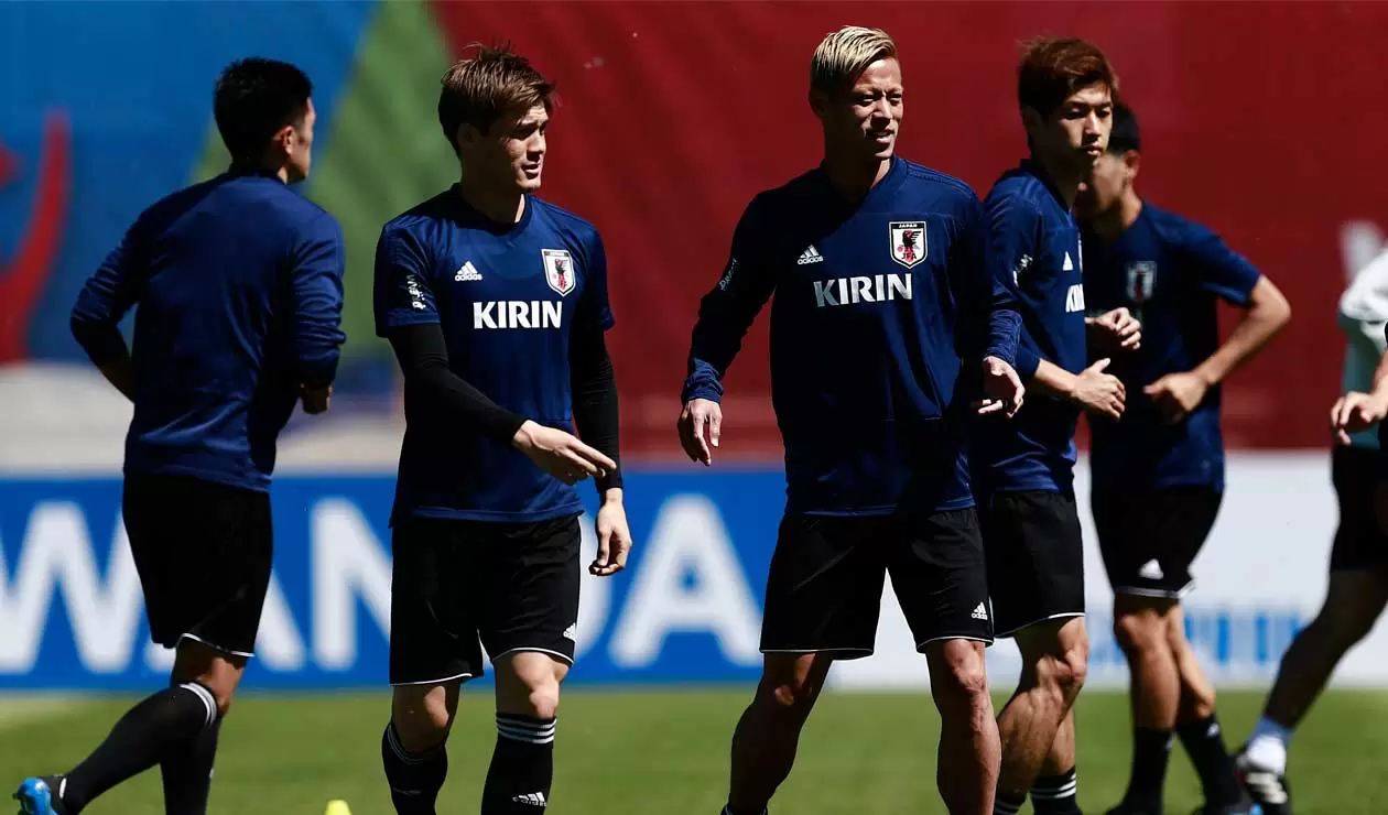 La selección de Japón entrenando antes del partido ante Colombia