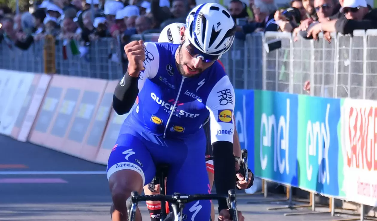 Fernando Gaviria fue escolta por segundo día consecutivo en la Vuelta a Suiza