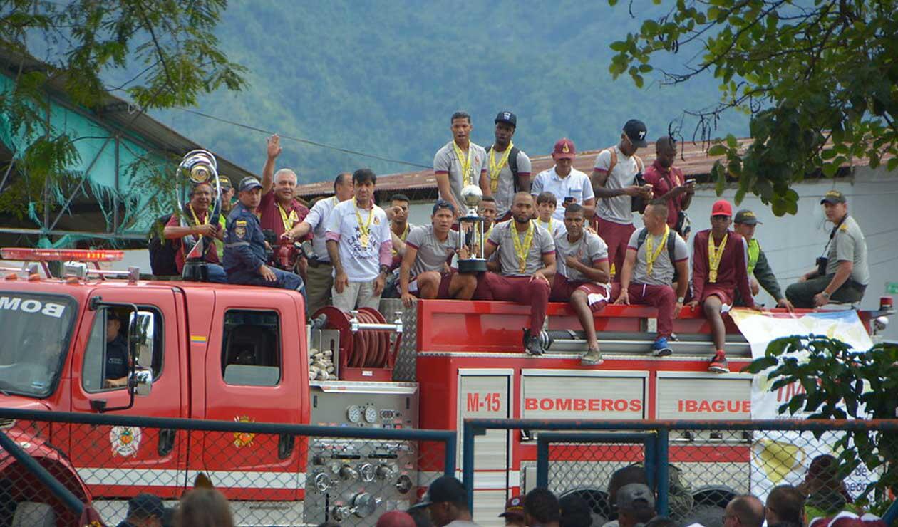 Jugadores del Deportes Tolima arribando a Ibagué