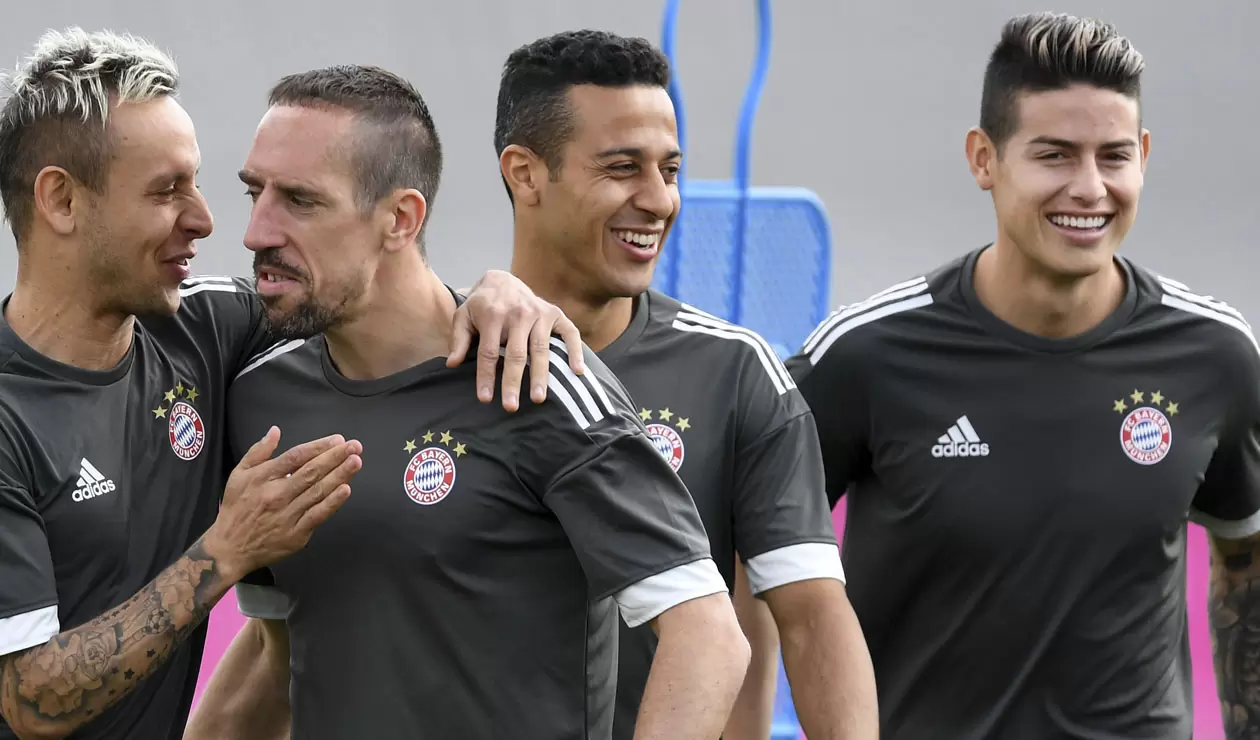 Thiago Alcántara junto a Rafinha, Franck Ribery y James Rodríguez en el Bayern Múnich
