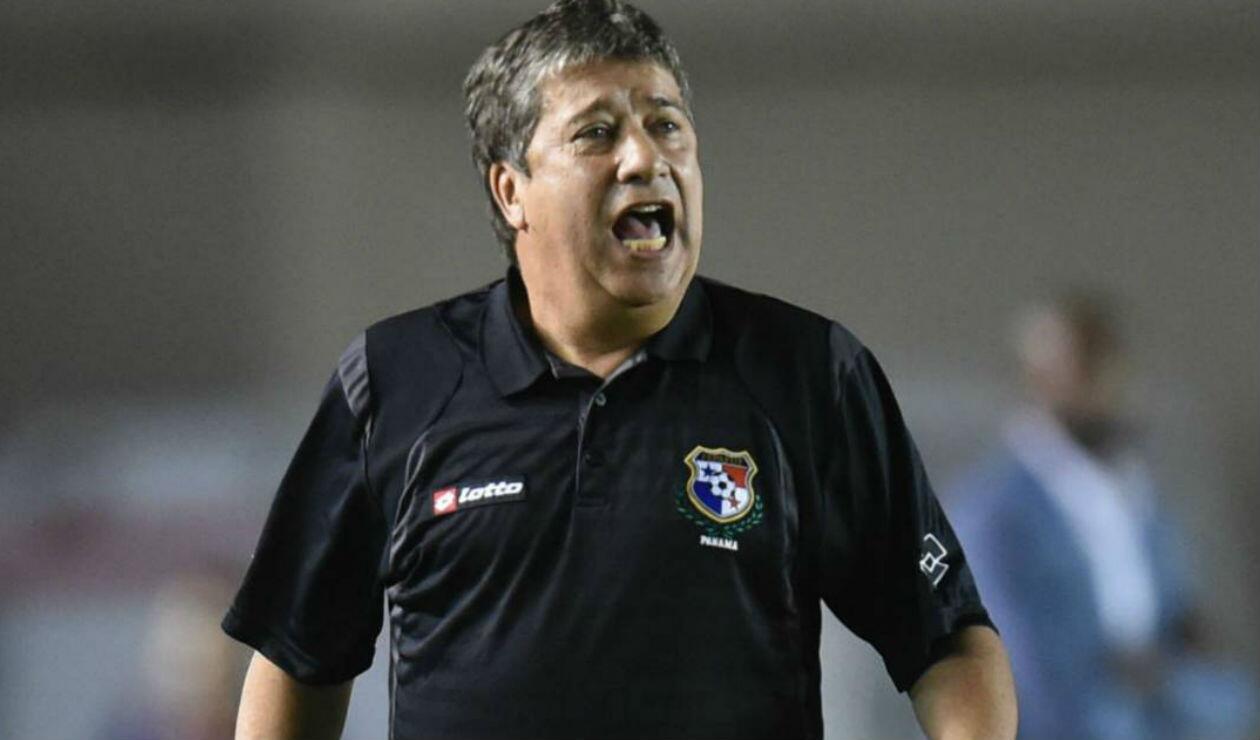 Hernán Darío el 'Bolillo' Gómez dirigiendo a la Selección de Panamá
