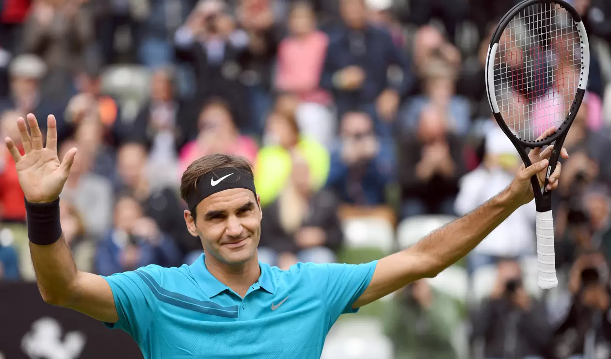Federer compitiendo en el Torneo de Stuttgart