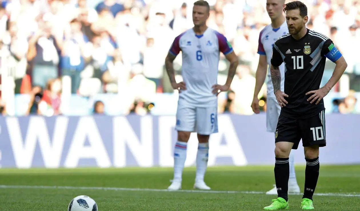 Halldorsson le atajó un penal a Messi