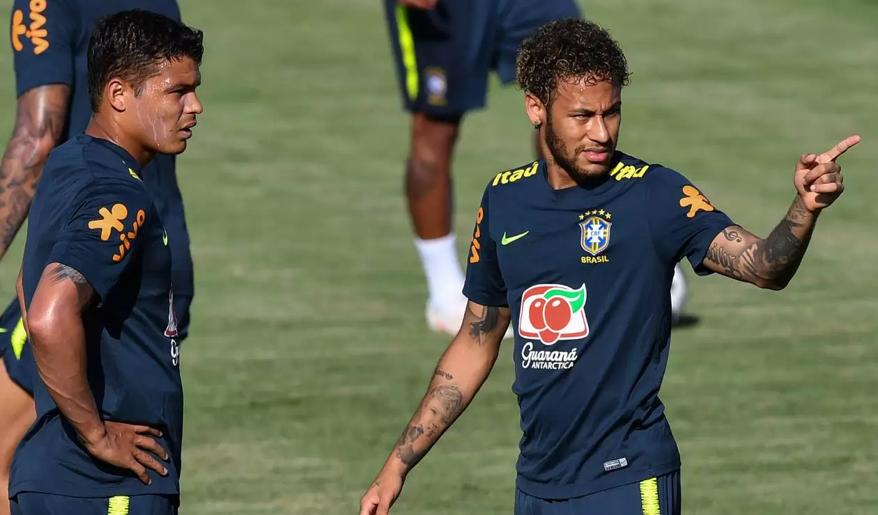 Neymar y Thiago Silva tuvieron un altercado en el partido ante Costa Rica
