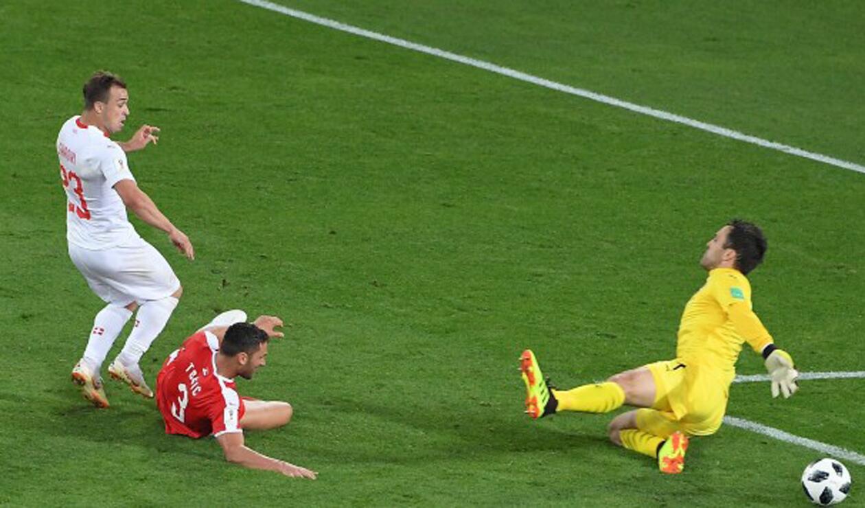Shaqiri marcó el gol de la victoria para Suiza