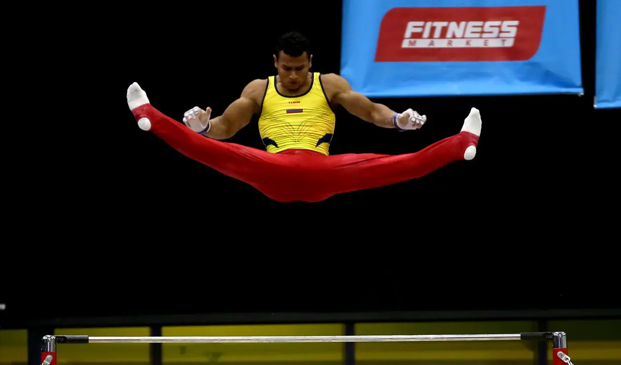 Gimnasta colombiano en la prueba por equipos de los Juegos Centroamericanos y del Caribe Barranquilla 2018