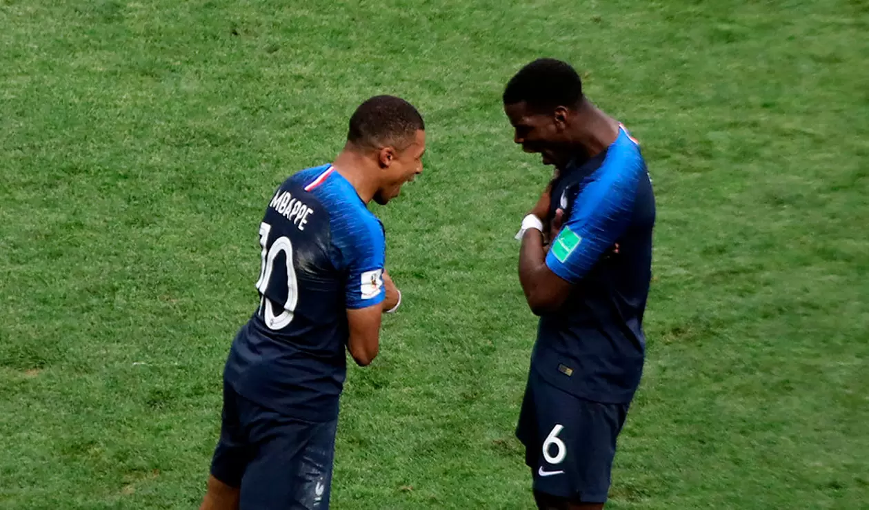Kyllian M'bappe celebra con Paul Pogba el tercer gol de Francia ante Croacia
