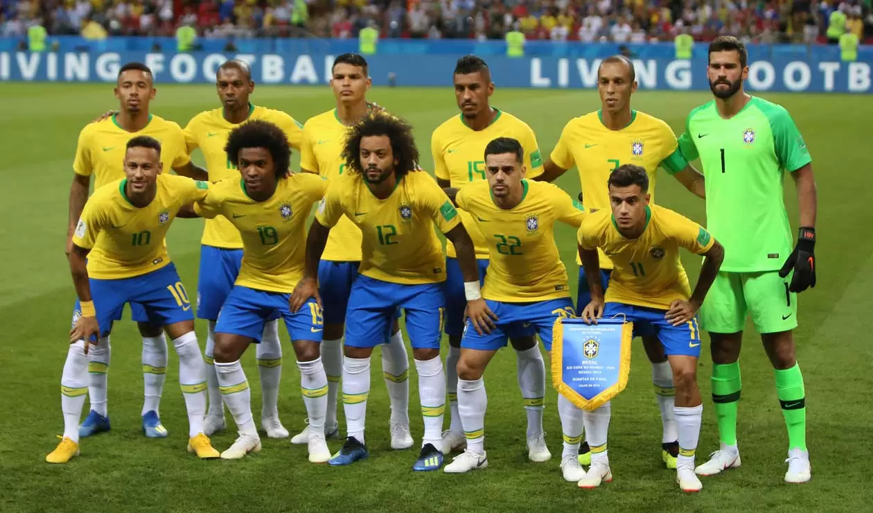 La selección de Brasil formada antes del partido frente a Bélgica