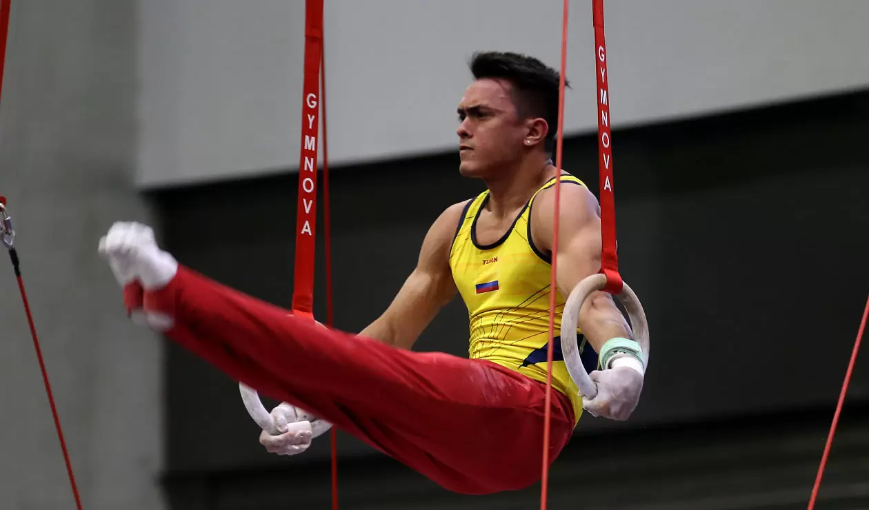 Jossimar Calvo en la prueba de gimnasia artística de los Un integrante del equipo colombiano en la prueba de gimnasia artística en los Juegos Centroamericanos y del Caribe Barranquilla 2018