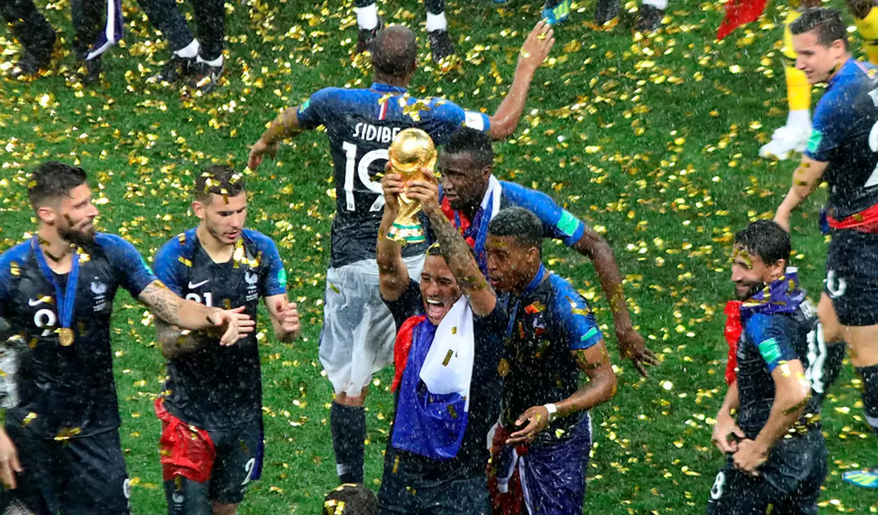 Francia celebró su segundo mundial en medio de la lluvia
