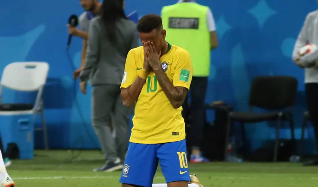 Neymar se lamenta por la eliminación de Brasil a manos de Bélgica en el Mundial