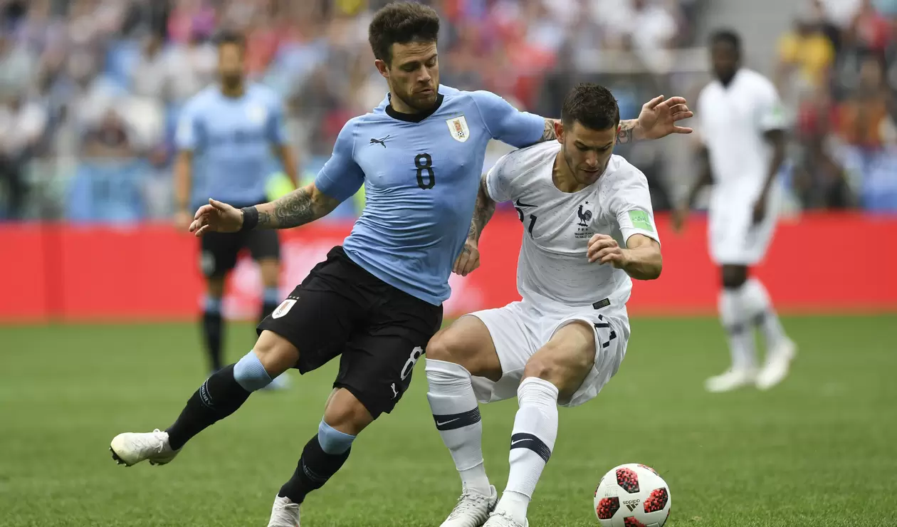Uruguay y Francia eliminaron a Portugal y Argentina, respectivamente 