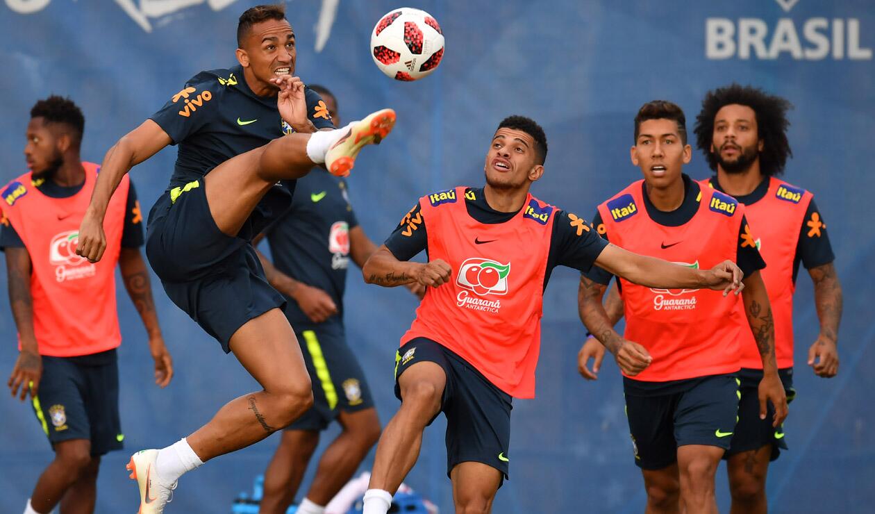 Brasil recuperó a tres jugadores para los cuartos de final ante Bélgica