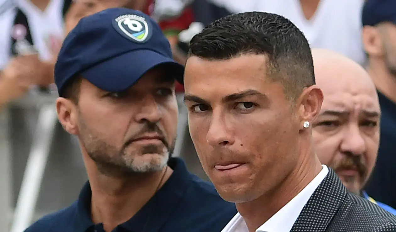 Cristiano Ronaldo tras su arribo al centro médico de Juventus en el estadio Alliance de Turín