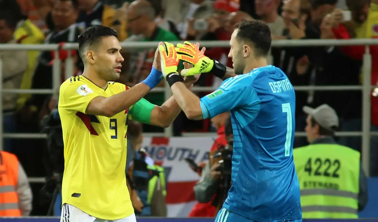 David Ospina felicita a Falcao por su penal ante Inglaterra