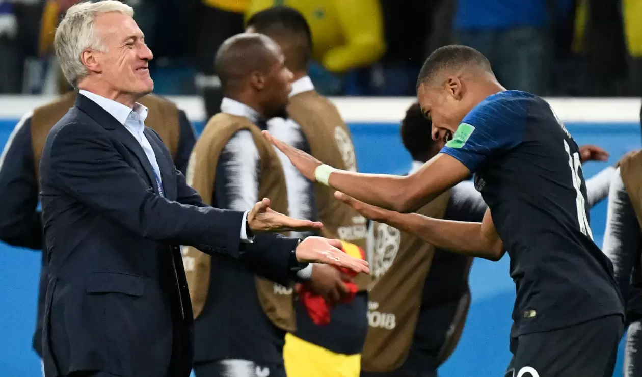Didier Deschamps y Kylian Mbappe con Francia en Rusia 2018