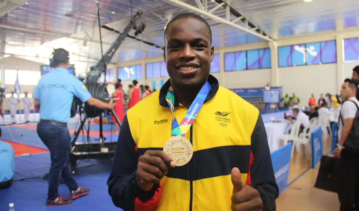 Carlos Sinisterra le entregó la única medalla de oro a Colombia en la octava jornada de competencias