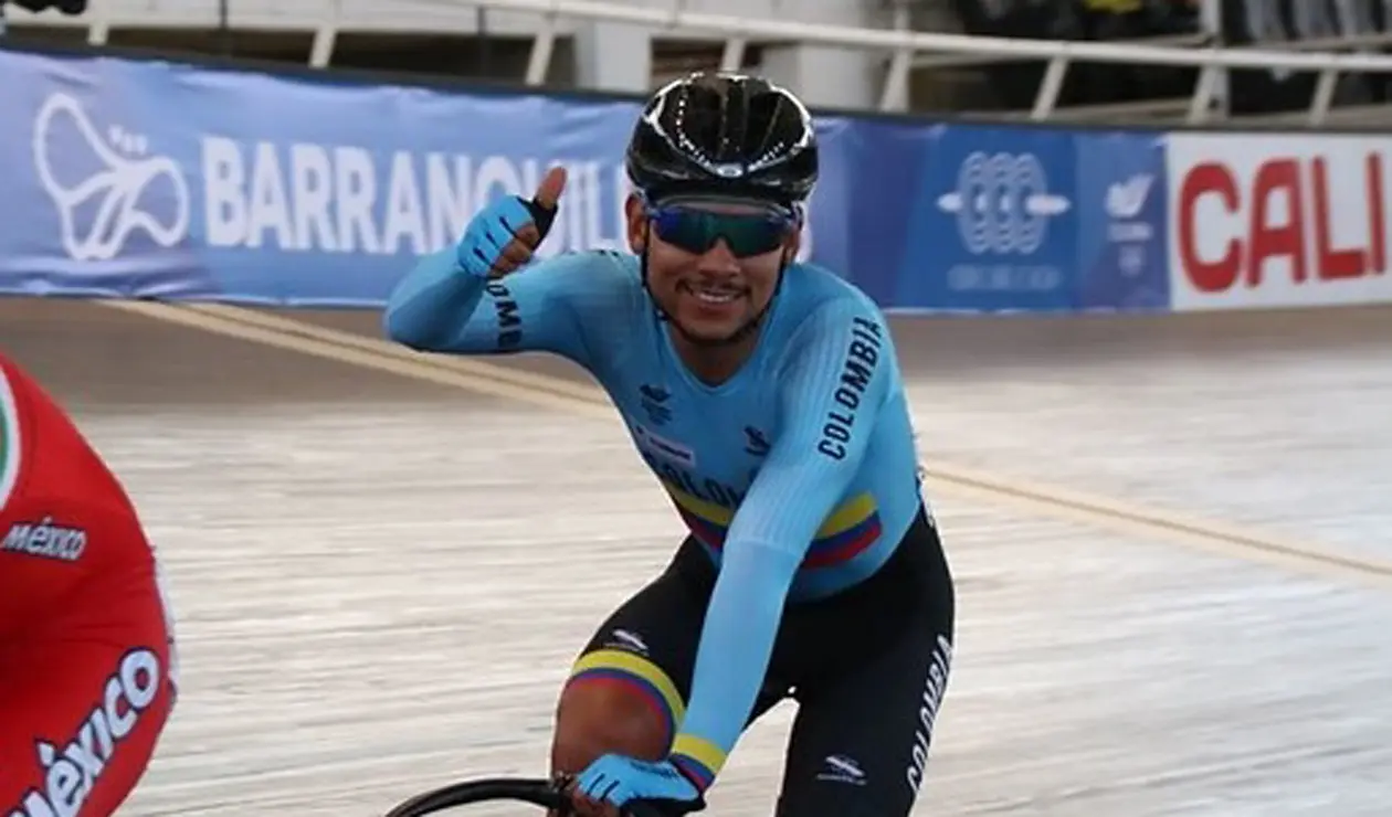 Edwin Ávila le entregó la medalla de oro número 41 a Colombia