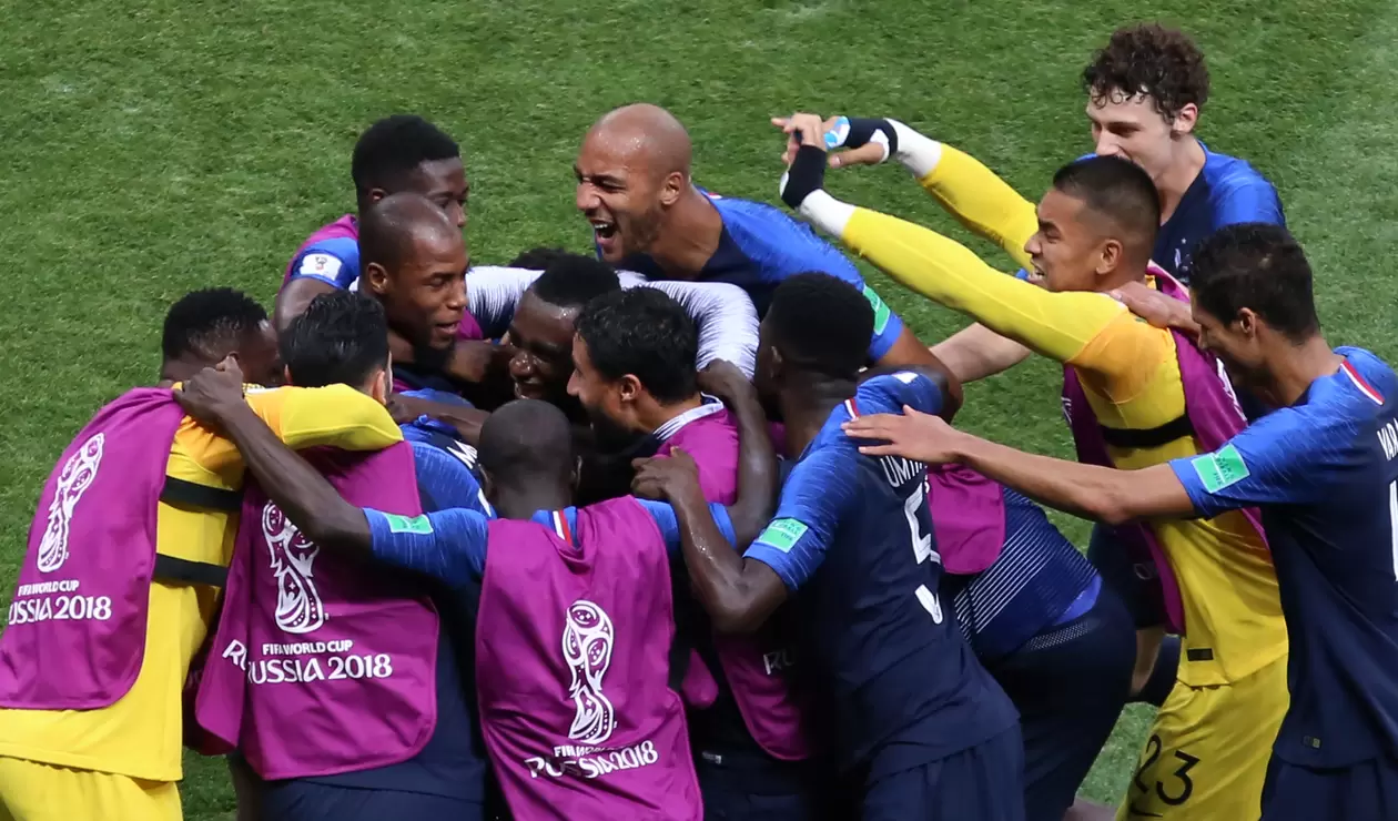 Francia celebrando el cuarto gol de la final