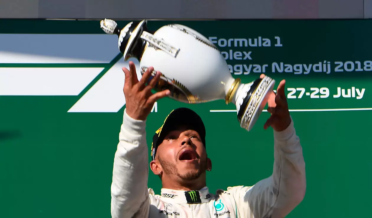 Lewis Hamilton celebra su victoria en el Gran Premio de Hungría de Fórmula 1