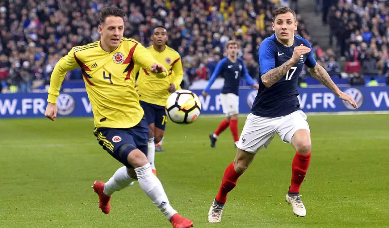Santiago Arias en un partido amistoso entre Colombia y Francia