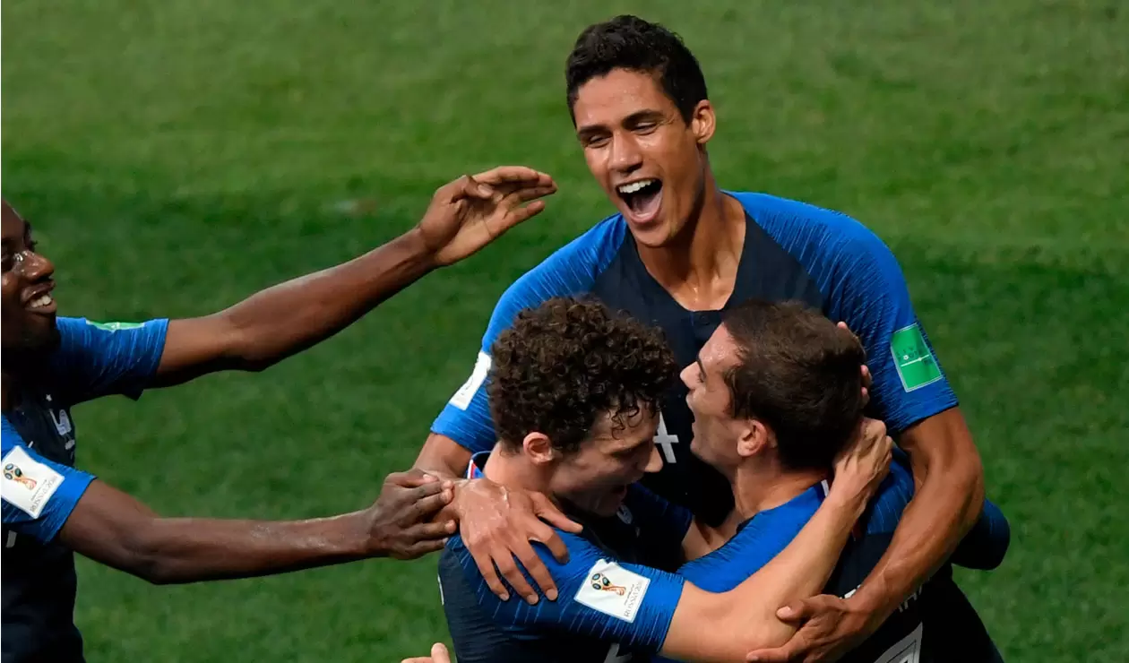 Raphael Varane  celebra uno de los de Francia ante Croacia en la final del Mundial