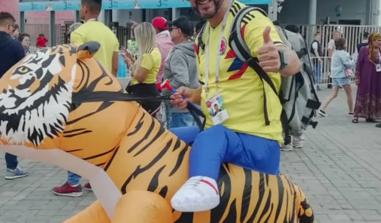 Hinchas colombianos apoyan a la Selección ante Inglaterra