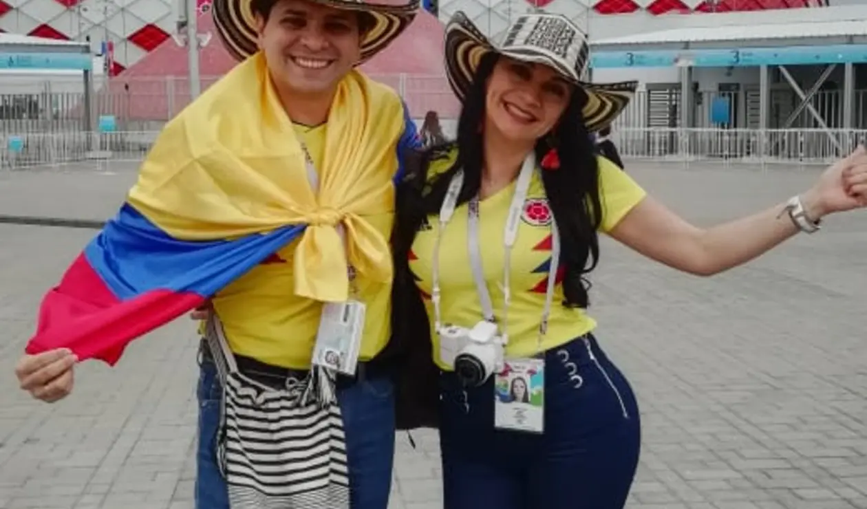 Hinchas colombianos apoyan al equipo nacional en el Spartak Stadium