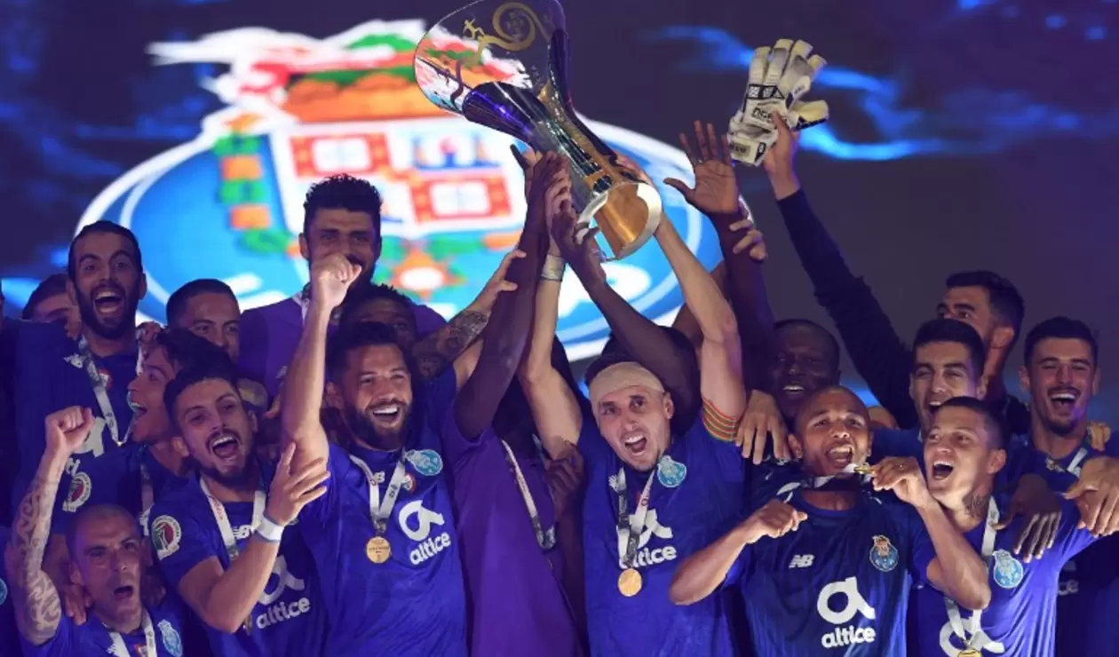 Oporto celebrando el título de la Supercopa de Portugal
