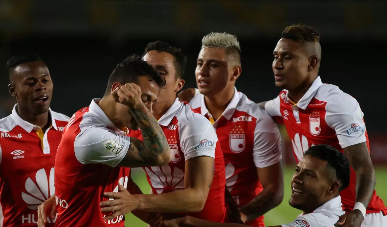 Diego Gustastavino celebra el tercer gol de Santa Fe ante Alianza Petrolera 
