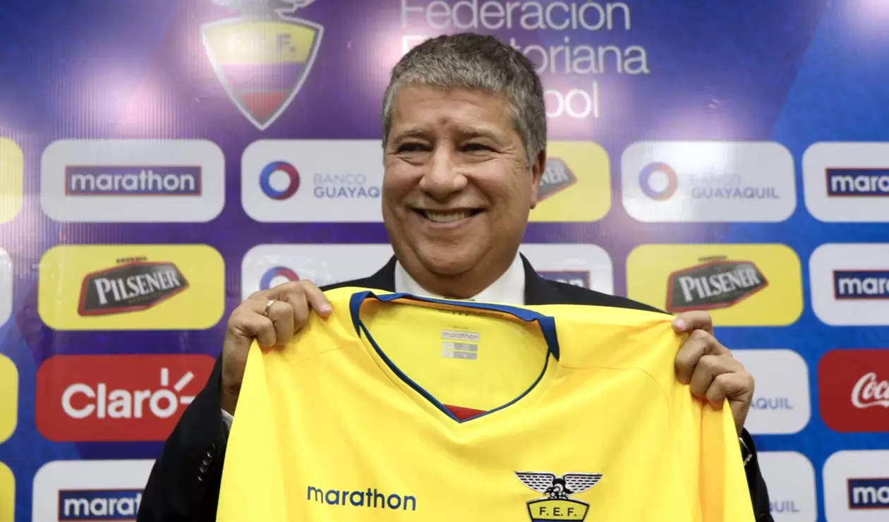 Hernán Darío Gómez en su presentación como nuevo seleccionador de Ecuador