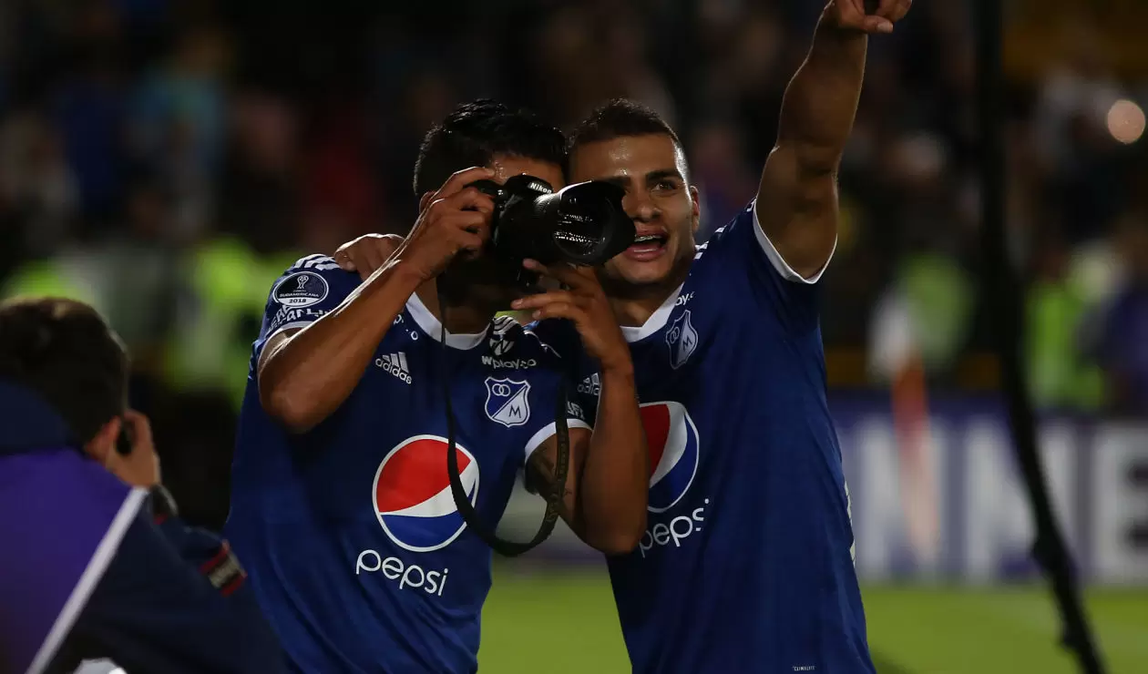 Curiosa celebración de David Macálister Silva durante la clasificación de Millonarios en la Copa Sudamericana