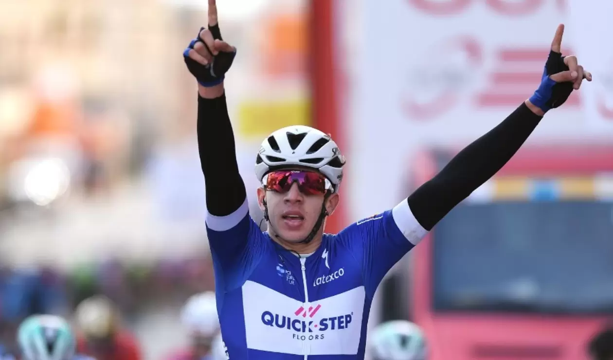 El colombiano Alvaro Hodeg celebra su victoria en la tercera etapa del Tour de Polonia