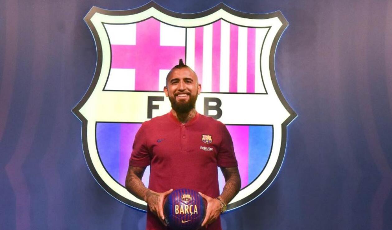 Arturo Vidal ya posó con la camiseta del Barcelona | Antena 2
