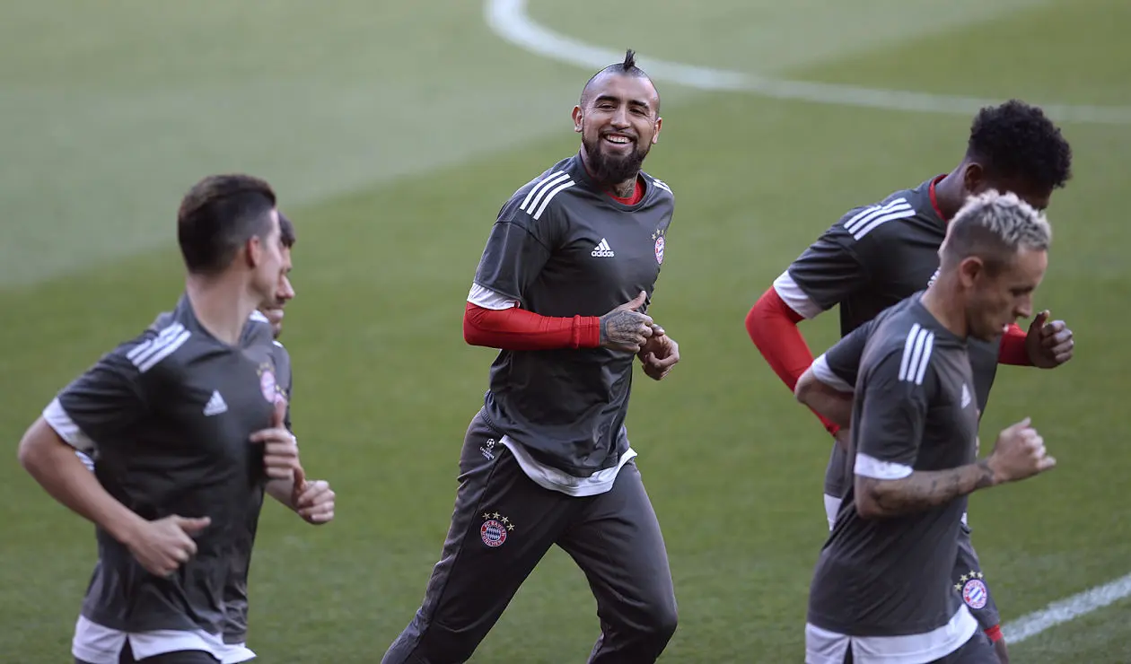 Arturo Vidal en una cesión de entrenamiento con el Bayern Múnich