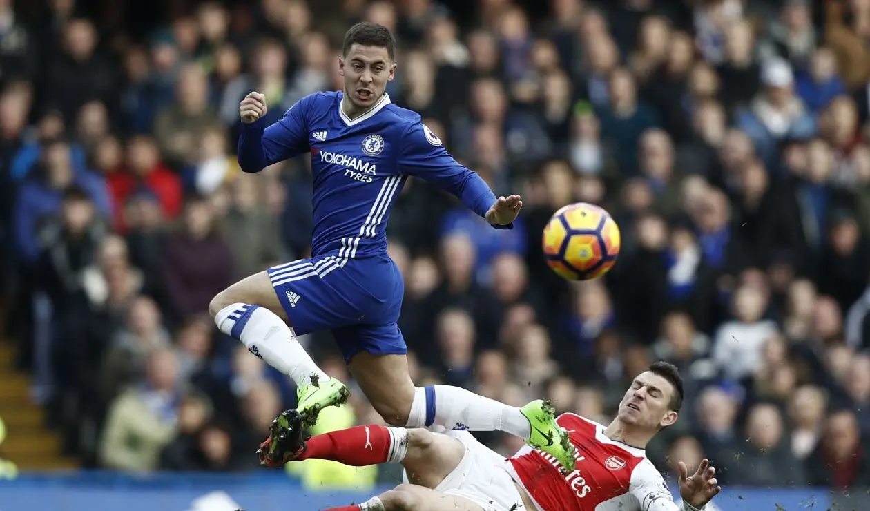 Hazard sólo renovará con el Chelsea si se clasifica para la Champions League