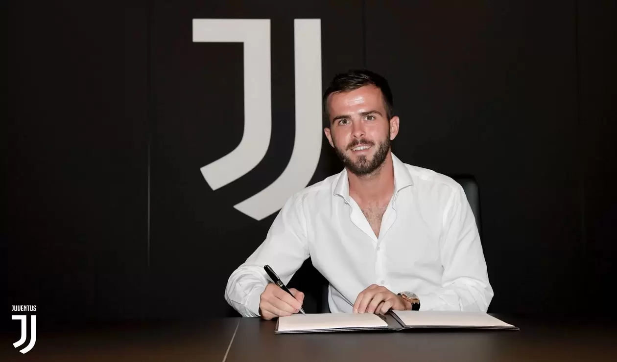 Miralem Pjanic renovó con la Juventus hasta 2023 